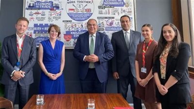 محمود محيي الدين يناقش دعم سنغافورة لمصر وإفريقيا لتمويل المناخ وأسواق الكربون