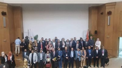 طب بشري سوهاج تشارك بالمؤتمر الأول للتطبيب عن بعد بالقاهرة