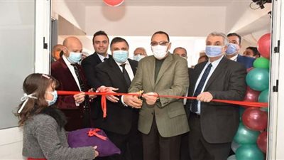 محافظ الشرقية يفتتح تطوير وحدتي العناية المركزة والاشعة المقطعية بمنيا القمح