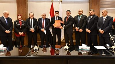 وزير الرياضة يكرم منتخب الكاراتيه التقليدي بعد الفوز بكأس القارات