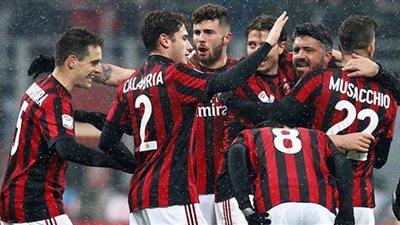 التشكيل المتوقع لميلان أمام نابولي اليوم في مواجهة الدوري الإيطالي