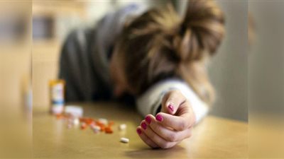 عقار معالج للاكتئاب يقلل مخاطر الانتحار.. دراسة تنصح بتناوله