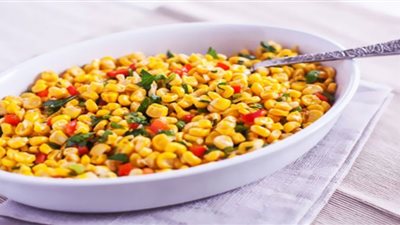 طريقة تحضير سلطة الذرة بالبابريكا.. تعالج هشاشة العظام