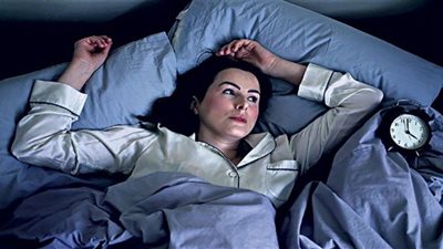 أطباء يحذرون: هؤلاء الأكثر عُرضة للإصابة بانقطاع التنفس أثناء النوم