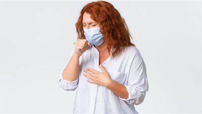 مرض خطير وغامض يلاحق مرضى كورونا لفترة طويلة.. أطباء يحذرون