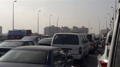 تكدسات أعلى كوبري عرابي وتصادم 8 عربات لسير توك توك عكس الاتجاه