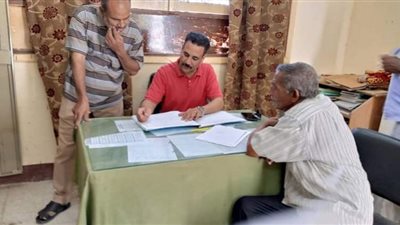 مدير تعليم قوص ينهى مشكلة تلاميذ مدرسة الظهير الصحراوي