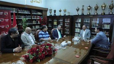 صور.. الخطيب يستقبل رئيس نادي الوحدات الأردني