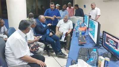 وزير الري يتفقد منشآت السد العالى وخزان أسوان