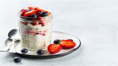 شوفان بالفواكة وبذور الشيا.. الطريق الأمثل لإنقاص الوزن