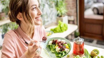 لها مفعول السحر.. خبراء تغذية يكشفون طرق التغذية السليمة وغير المكلفة