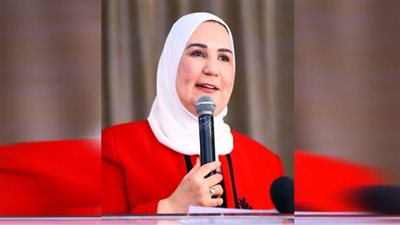 (فيديو) نيفين القباج توجه التحية لكل رجل يثق فى قدرات المرأة ويساندهها فى تحقيق النجاح