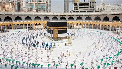 تأخير الإجراءات وقلة عدد التأشيرات وراء ارتفاع أسعار العمرة