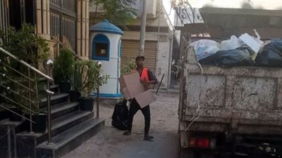 رفع 315 طن قمامة وأتربة من الشوارع والميادين بالمنصورة