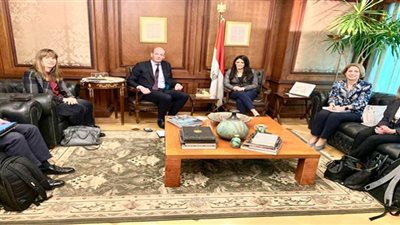 وزيرة التعاون الدولي تبحث مع وفد البنك الأوروبي آليات تفعيل الاستراتيجية الجديدة