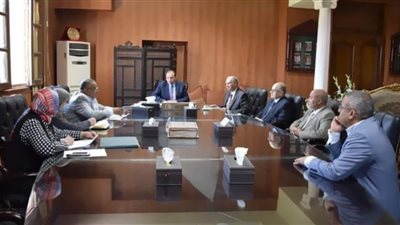 رئيس جامعة بني سويف يترأس اجتماعي مركزي التعلم المدمج والمؤتمرات