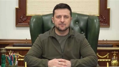 زيلينسكي يعود إلى القصر الرئاسي.. ويوجه رسالة للغرب
