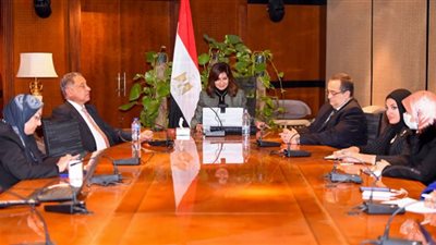 كواليس لقاء وزيرة الهجرة مع عدد من ممثلي الجالية والطلبة بمدينتي سومي وخيرسون