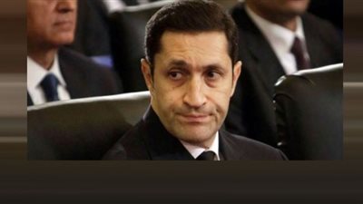 علاء مبارك يُطالب بمواجهة ظاهرة نحر شواطئ الأثرياء