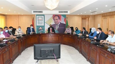 الفيوم يناقش إجراءات تحصين الكلاب الضالة ضد مرض السعار