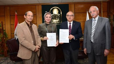 رئيس جامعة أسيوط يُعلن حصول المعمل المركزي بكلية الطب البيطري على الاعتماد من المجلس الوطنى للاعتماد 