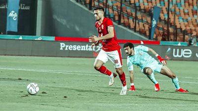 ميدو: دفاع الأهلي 