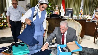 زى موحد لسائقى التاكسى والميكروباص اثناء فعاليات مؤتمر المناخ COP 27