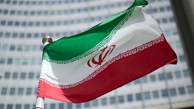 مستغلة الأزمة العالمية... إيران تزيد من نشاطها في سوريا