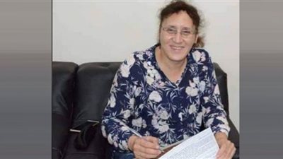 تهاني طوسون مشرفًا على الكرة الطائرة بالتنمية الشبابية بالجزيرة
