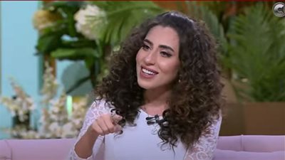 منة القيعي تكشف تفاصيل تأليفها أغنية الغزالة رايقة.. كسرت الدنيا (فيديو)