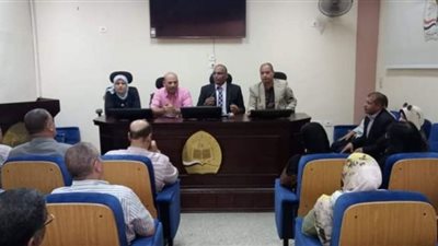 تطوير منظومة العمل الإداري على طاولة اجتماعا تعليم سوهاج