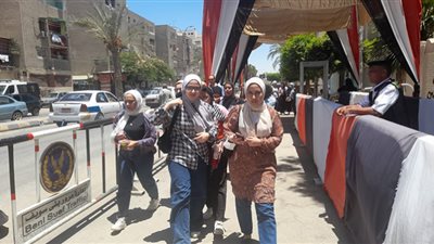 تباين الآراء بين طلاب الثانوية العامة ببني سويف حول امتحان الأحياء والاستاتيكا