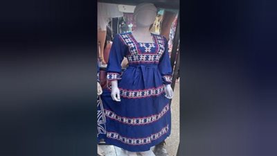 عبايات الاستقبال تحطم الأسعار في سوق العتبة.. وتسطير على هدايا عيد الأم (فيديو)