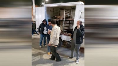 سيارة توزيع العيش الفينو المدعم تجوب مدينة بلبيس لمواجهة الغلاء