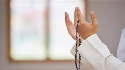 تكبيرة الإحرام وبطلان الصلاة.. مستشار المفتي يوضح