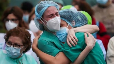 أطباء يكشفون الأكثر عرضة للإصابة بكورونا طويل الأمد
