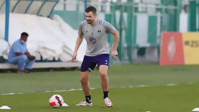 رسميًا.. الأهلي السعودي يقرر الاستغناء عن أحد محترفيه
