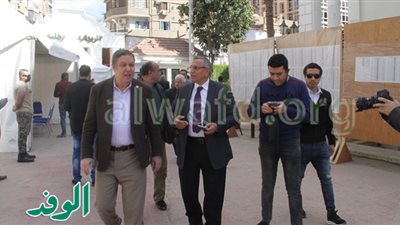 عبد السند يمامة يدلي بصوته في انتخابات رئاسة الوفد.. صور