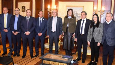 وزيرة الهجرة تبحث إقامة معرض في تورنتو للترويج للاستثمار العقاري بمصر