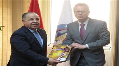 المالية: الحكومة تتحمل مع المواطنين تداعيات الموجة التضخمية العالمية لتخفيف العبء عنهم