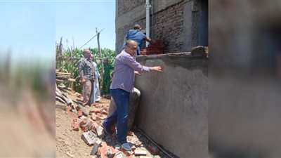 إزالة تعدى بناء على الأرض الزراعية في محافظة المنوفية