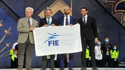 مصر تسلم إيطاليا راية تنظيم بطولة العالم للسلاح 2023 بميلان