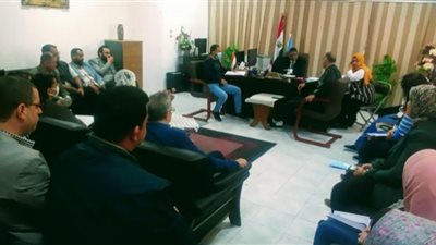 وكيل صحة البحر الأحمر يترأس اجتماع غرفة الأزمات بسبب سوء الأحوال الجوية