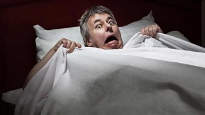 هل الاستيقاظ المفاجيء ليلاً جرس إنذار لإصابتك بمرض خطير؟