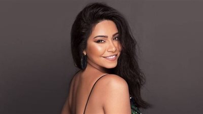 غياب بنطلون شيرين عيد الوهاب يستفز الجمهور ويؤكد حملها الكاذب (صور)