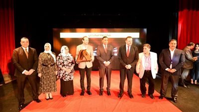 محافظ الدقهلية يختتم فعاليات مهرجان المنصوره المسرحي