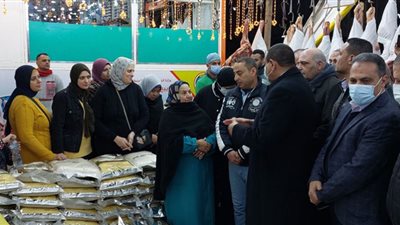 التوسع في فتح منافذ وشوادر السلع بمراكز البحيرة