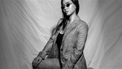 ده حمو بيكا.. هجوم عنيف على ملابس وشكل شيرين عبدالوهاب بحفل الكويت| سر انهيارها على المسرح (فيديو)