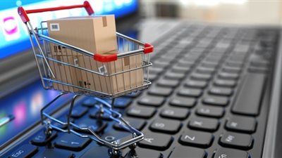 في ظل تعمد البعض رفع الأسعار.. كيف واجه قانون حماية المستهلك جشع التجار؟