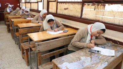 اعتماد جداول امتحانات الدور الثاني للدبلومات الفنية